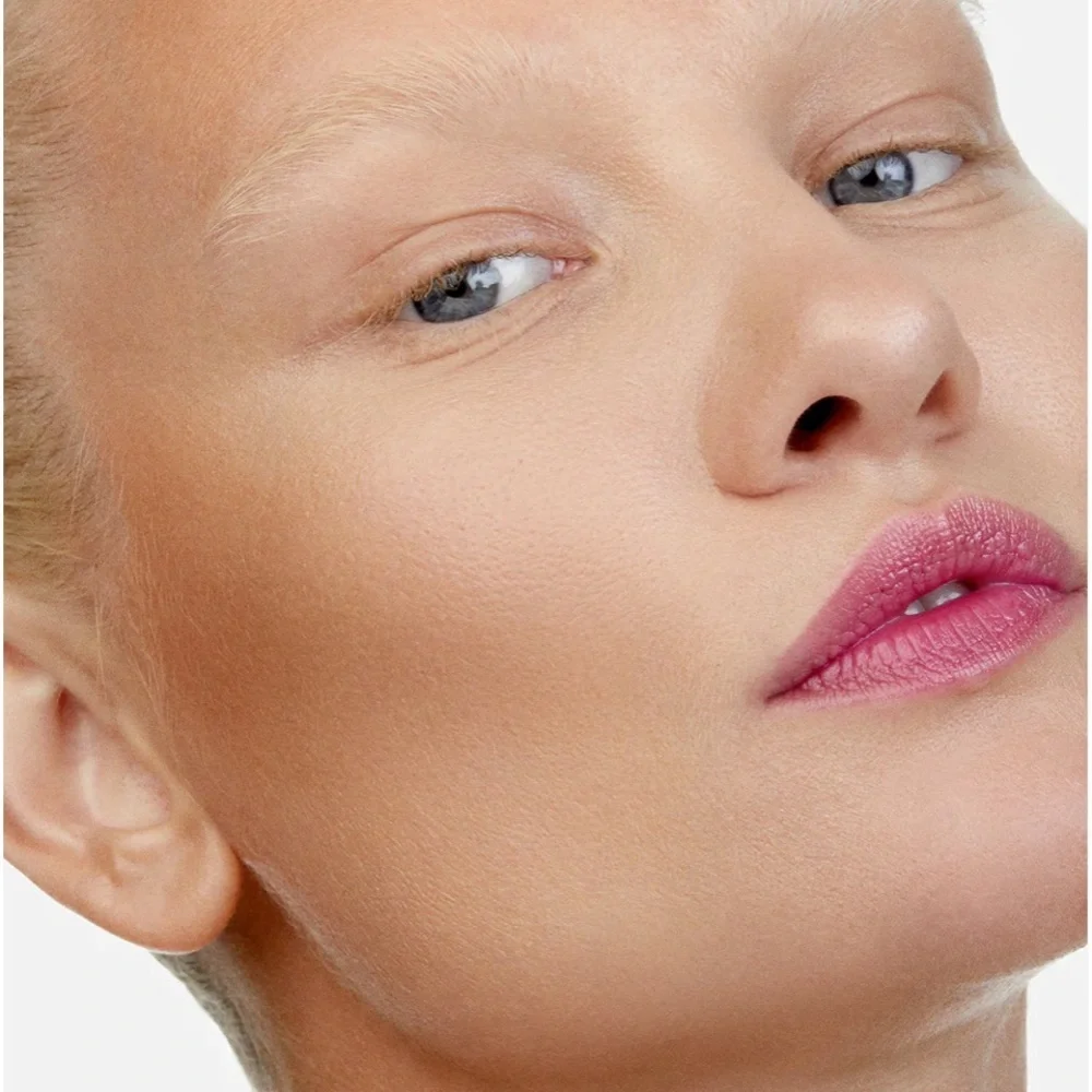 MAKE Skin Mimetic Microsuede bronzer in the shade Equinox